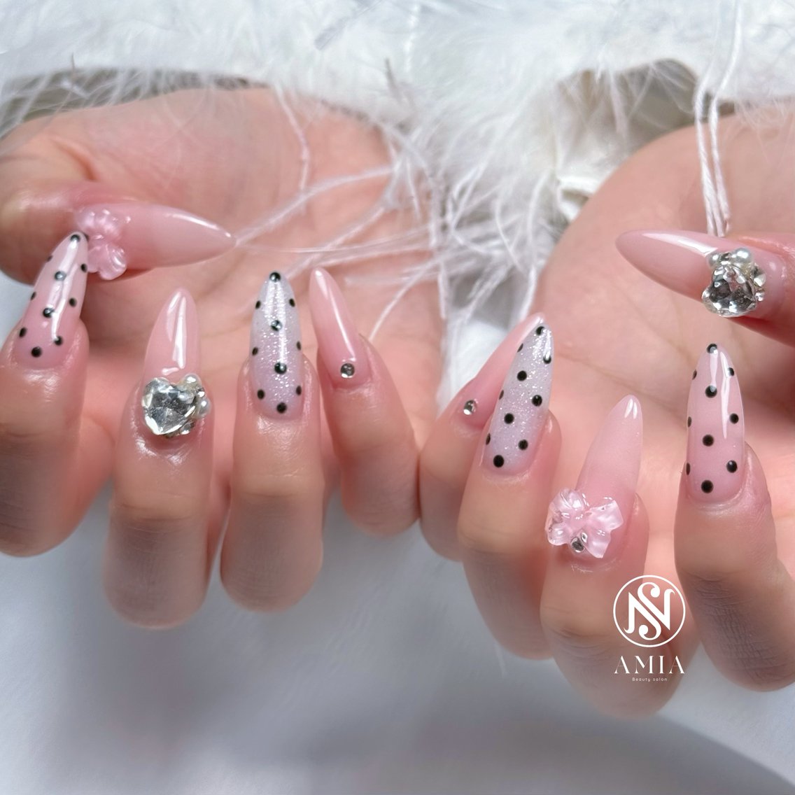 ロング ハンドネイル 🌟AMIA BEAUTY🌟のネイルデザイン