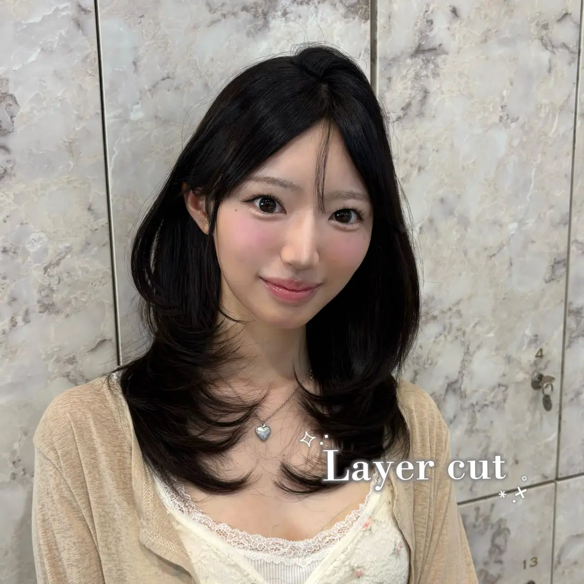 ミディアム 顔周りカット レイヤーカット 新宿/レイヤーカット /結  YUI🩰のヘアスタイル
