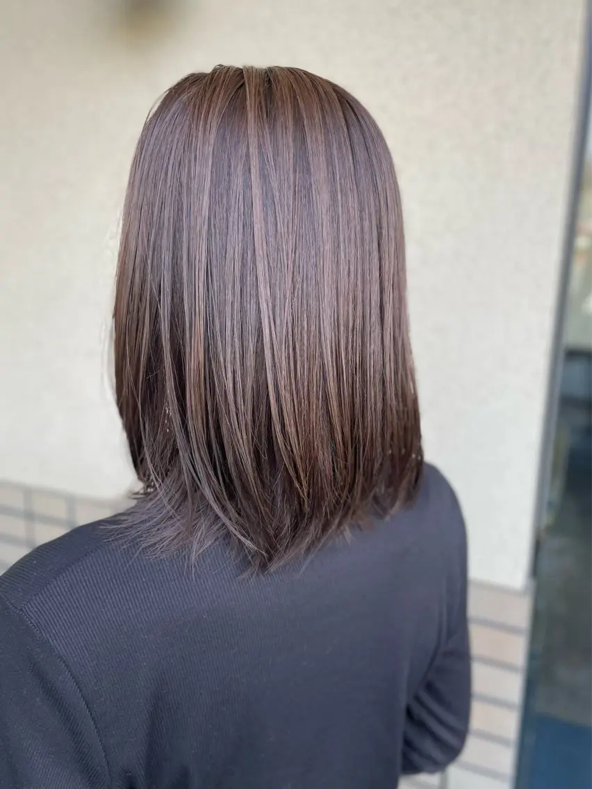 ミディアム カラー アッシュ アッシュグレー アッシュグレージュ グレージュ カット ヘアカラー トリートメント 沢田 瞳のヘアスタイル