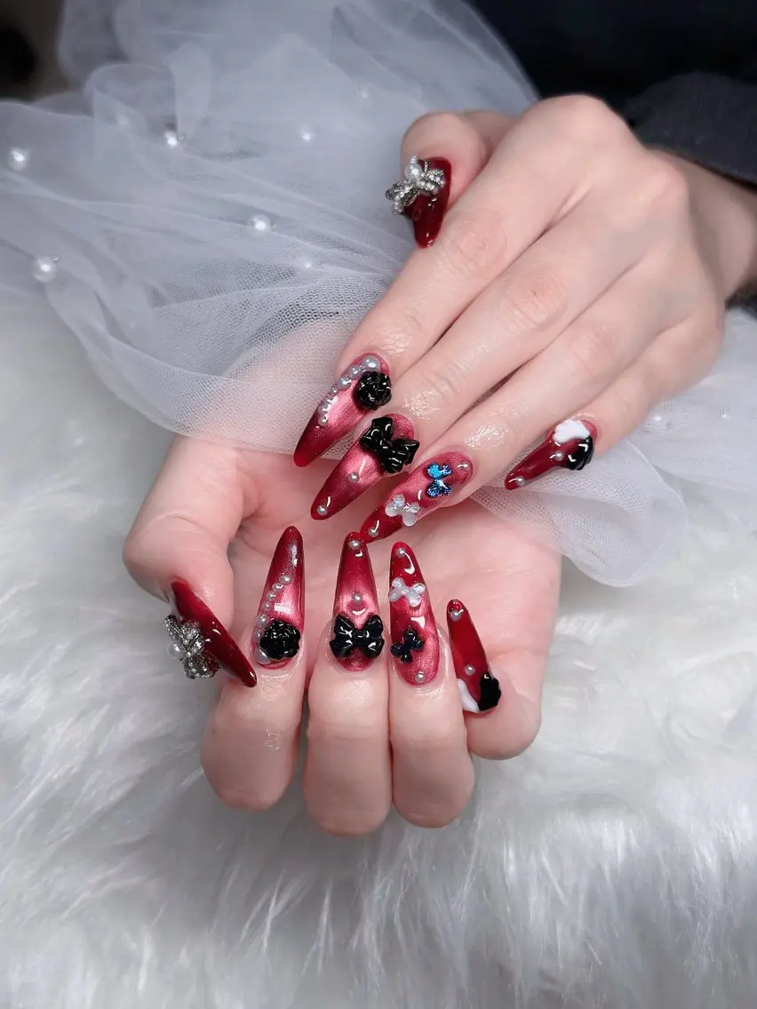 ネイル オーロラネイル フレンチネイル ジェルネイル ハロウィン キラキラネイル H.baby Nail Salonのネイルデザイン