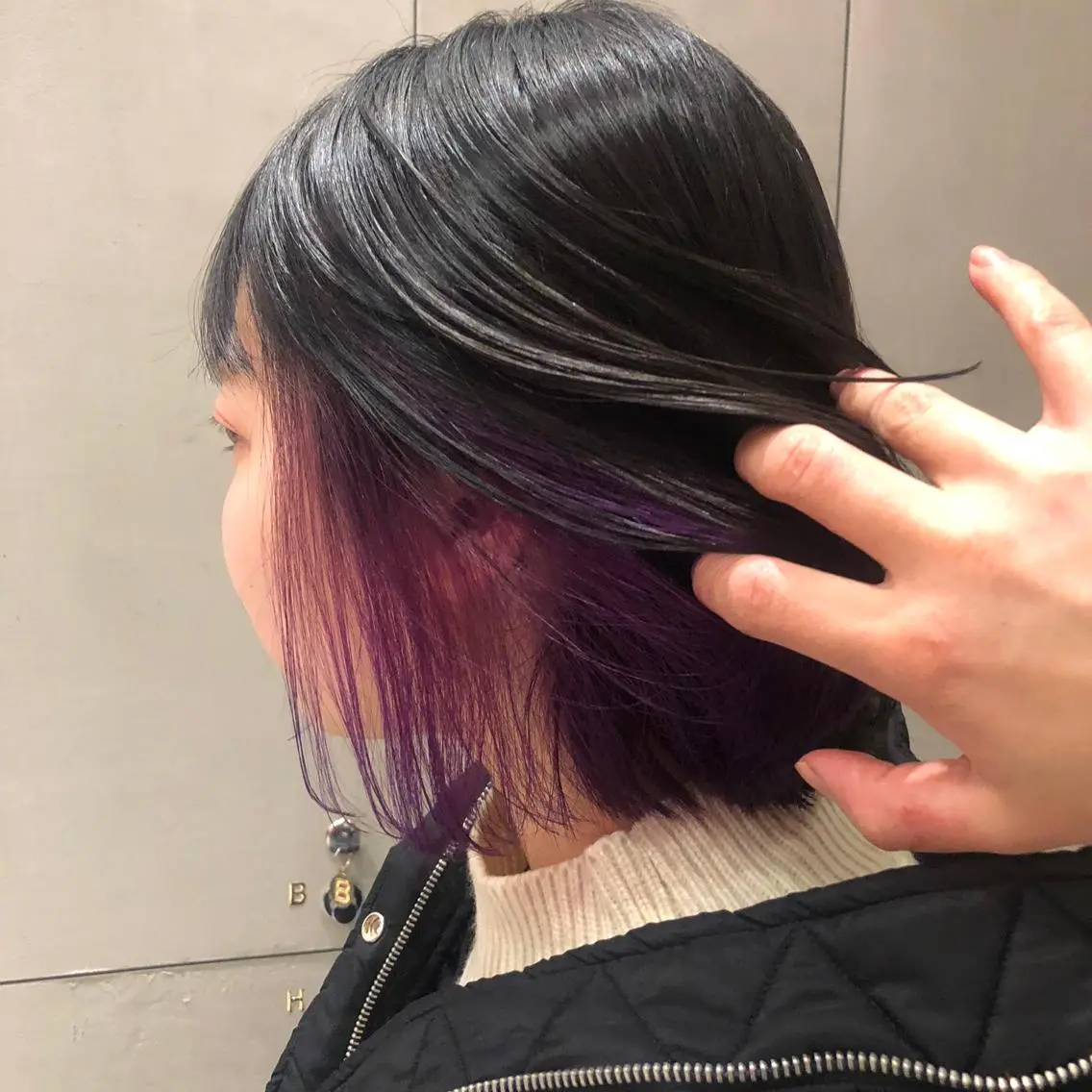 ミディアム カラー インナーカラー パープルカラー 古屋 花織のヘアスタイル
