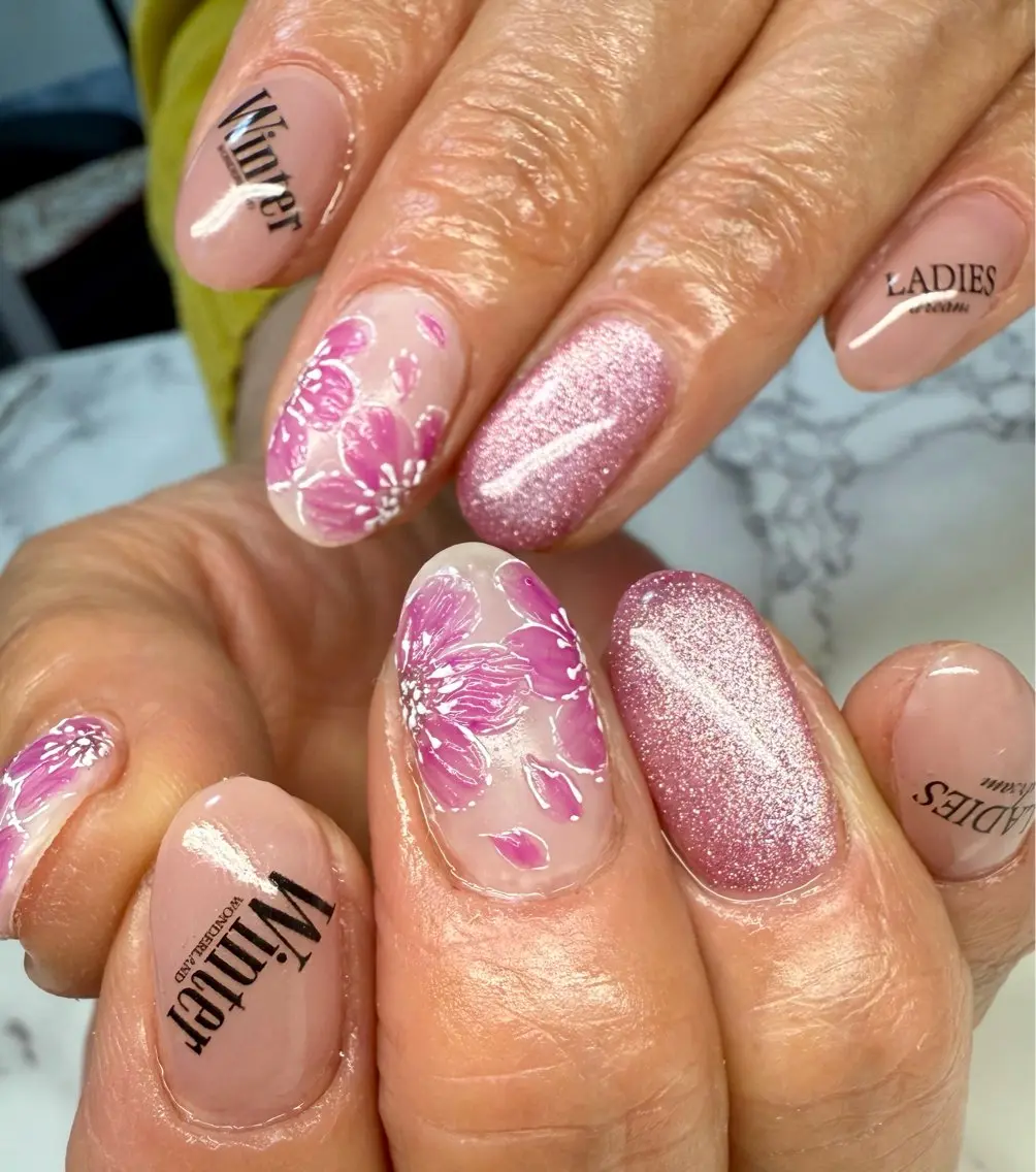 ネイル アートネイル チークネイル フレンチネイル 氷ネイル・うるうるネイル キラキラネイル Mai’s nailのネイルデザイン