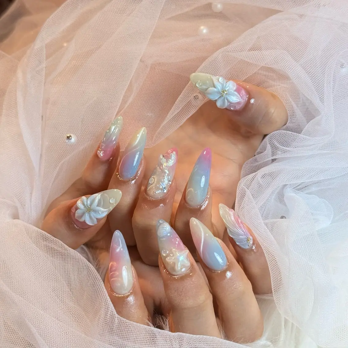 ネイル アートネイル チークネイル フレンチネイル グラデーション キラキラネイル ハンドネイル Risa_ Nailのネイルデザイン