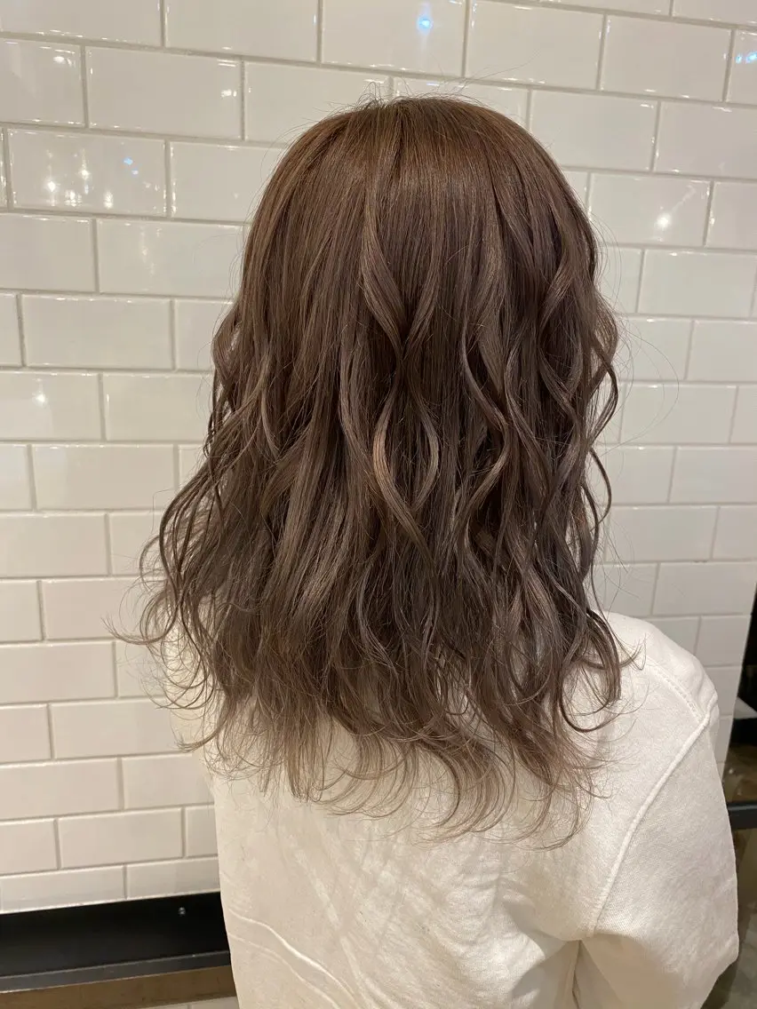 セミロング カラー ヘアカラー 🌈髪質改善🌈 過去の1艶サラ体験✨のヘアスタイル