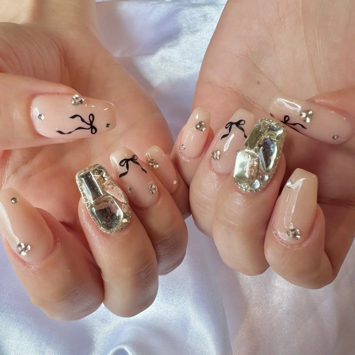 ネイル フレンチネイル ガーリー ハンドネイル nail salon e'mu💐のネイルデザイン