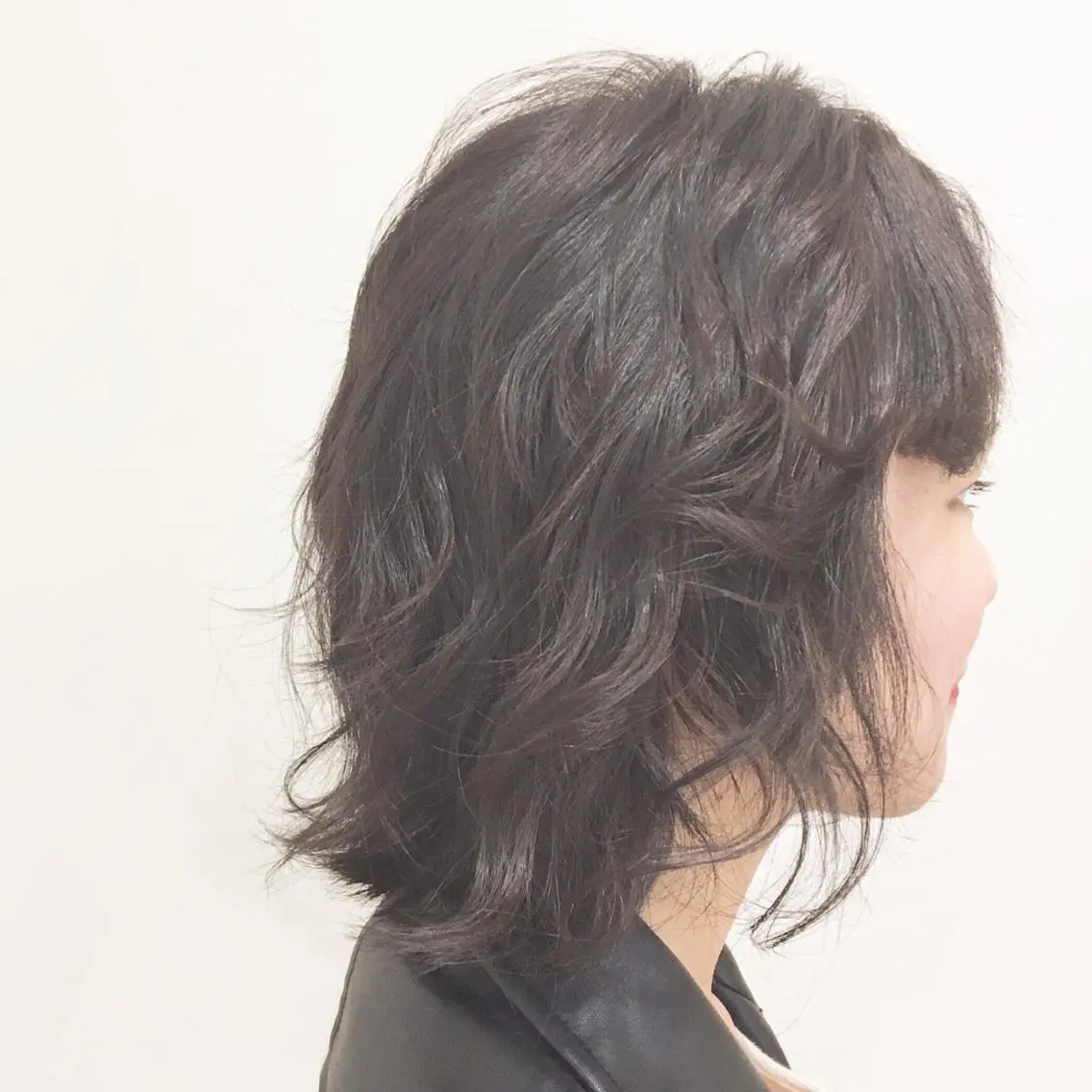 ミディアム カラー パーマ 白浜 サキのヘアスタイル