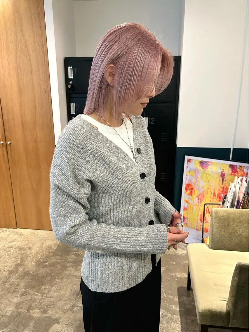 ショート カラー ベージュカラー ピンクカラー ボブ 顔周りカット レイヤーカット カット ヘアカラー カラーリスト菅野 竜矢🌈のヘアスタイル