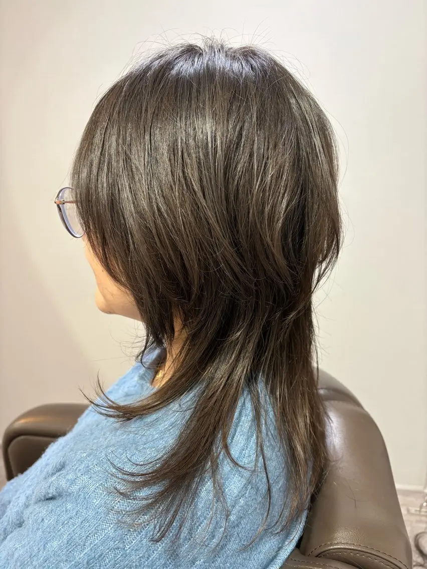 セミロング カラー 西本 美華のヘアスタイル