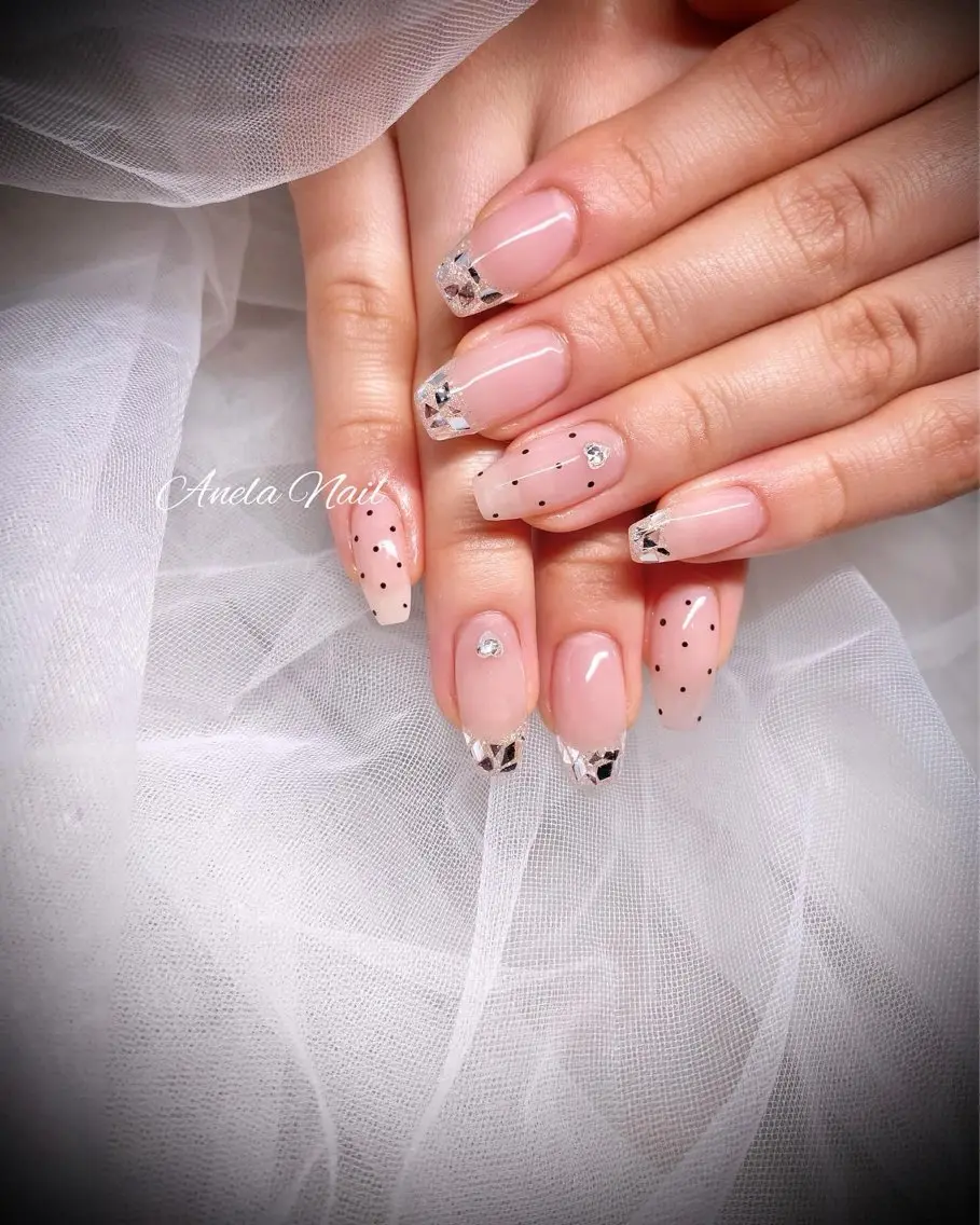 ネイル ドット フレンチネイル ガラスフレンチ Anela Nailのネイルデザイン