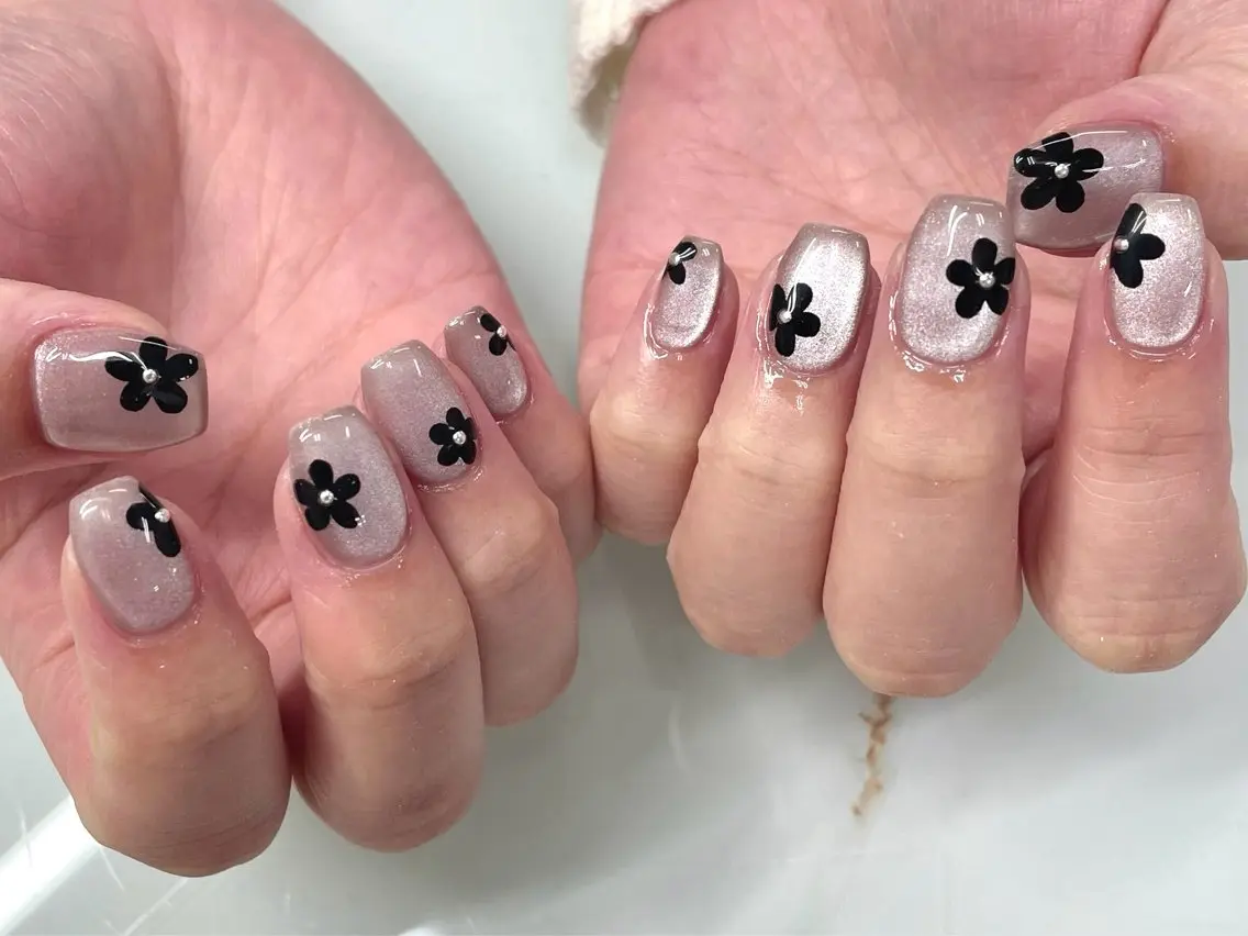 ネイル アートネイル ジェルネイル マグネットネイル 持ち込み パラジェル Nail Neige🐈🌙のネイルデザイン