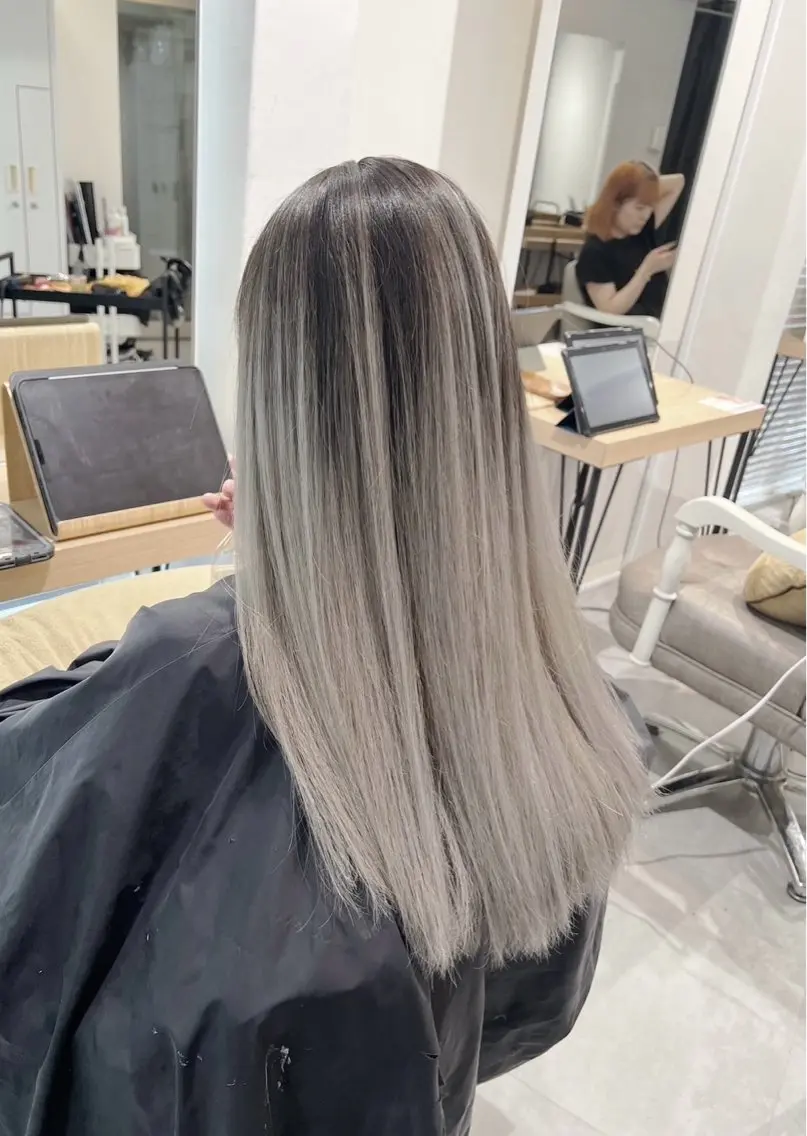 ロング カラー バレイヤージュ グレージュ レイヤーカット 指名数No.1 /NAOYAのヘアスタイル