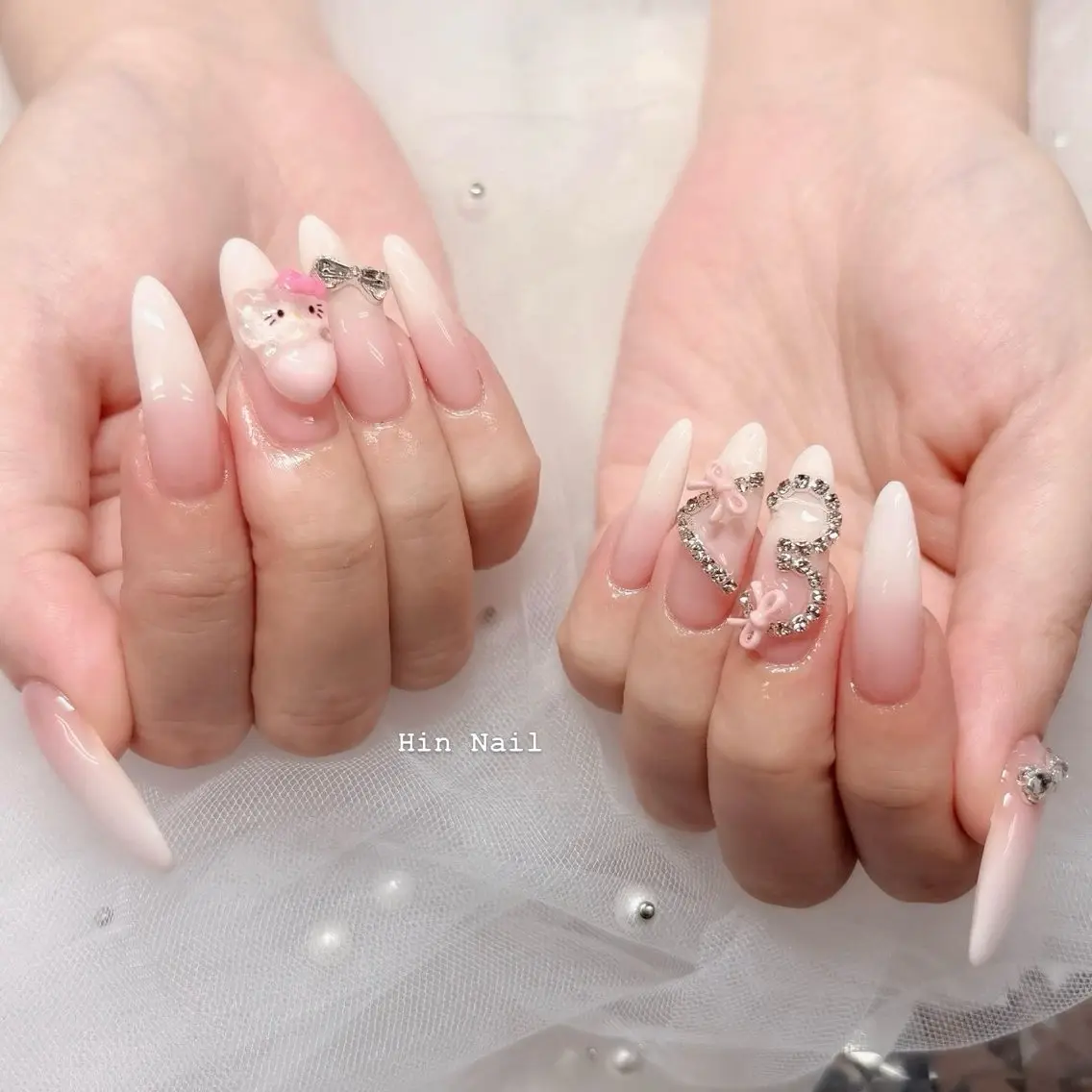 ネイル チークネイル ドット フットネイル フレンチネイル グラデーション ハンドネイル HIN NAILのネイルデザイン