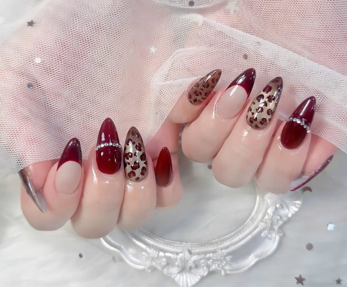 ネイル チークネイル 長さ出し フレンチネイル ジェルネイル グラデーション ハンドネイル THANHTHANH NAILのネイルデザイン