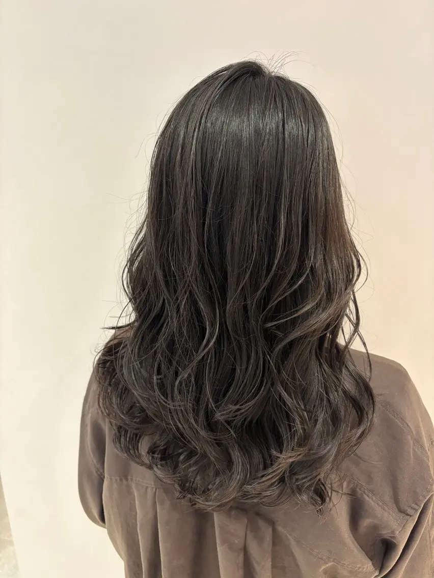セミロング パーマ セミロングパーマ 伸ばしかけ ニュアンスパーマ コテ巻き風パーマ カンノケンタのヘアスタイル