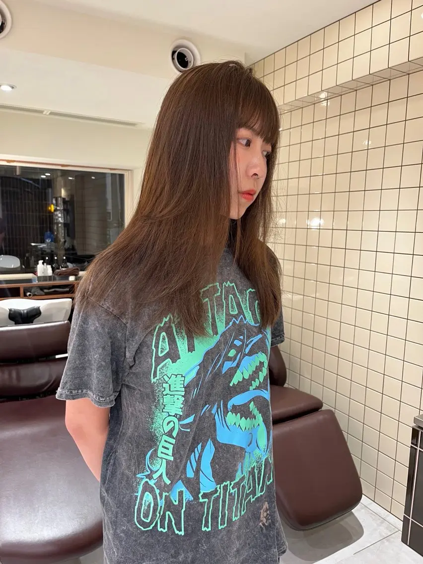 セミロング カラー ベージュカラー ブリーチ ブリーチなしカラー オリーブベージュ ヘアカラー ヘアセット🎀パーマ Tsubasaのヘアスタイル
