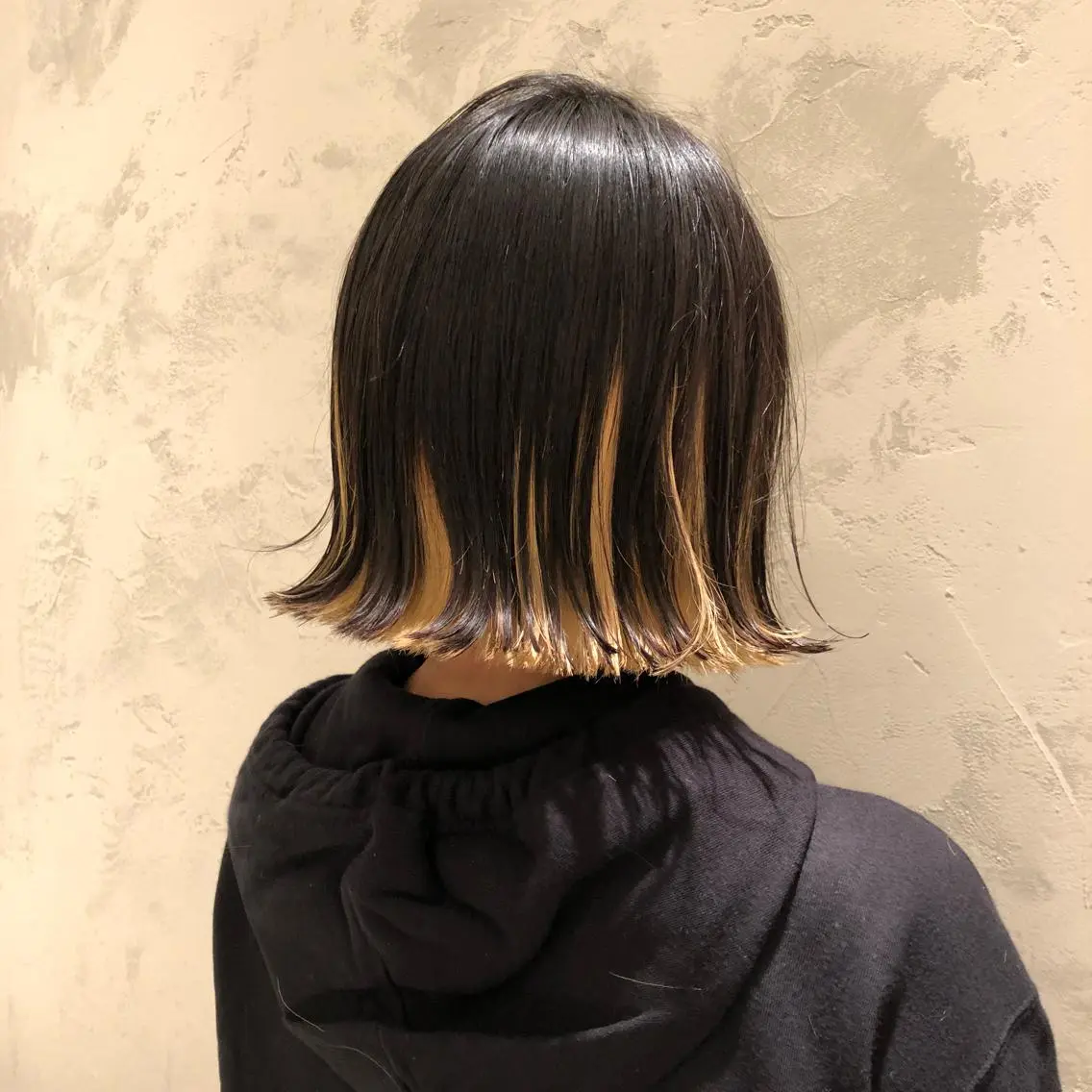 ショート カラー 切りっぱなしボブ ボブ ヘアカラー 相川 愛実のヘアスタイル