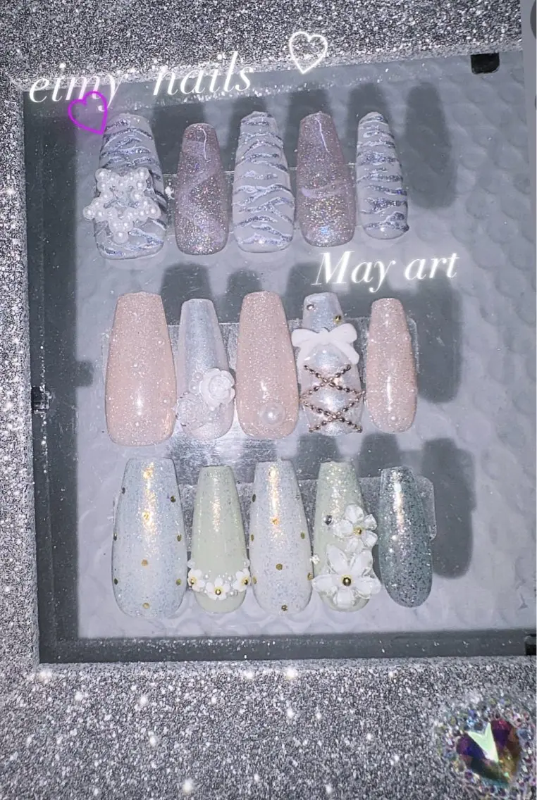 ネイル アニマル柄 オーロラネイル ドット フラッシュネイル フラワーネイル ハンドネイル eimy nails♡のネイルデザイン