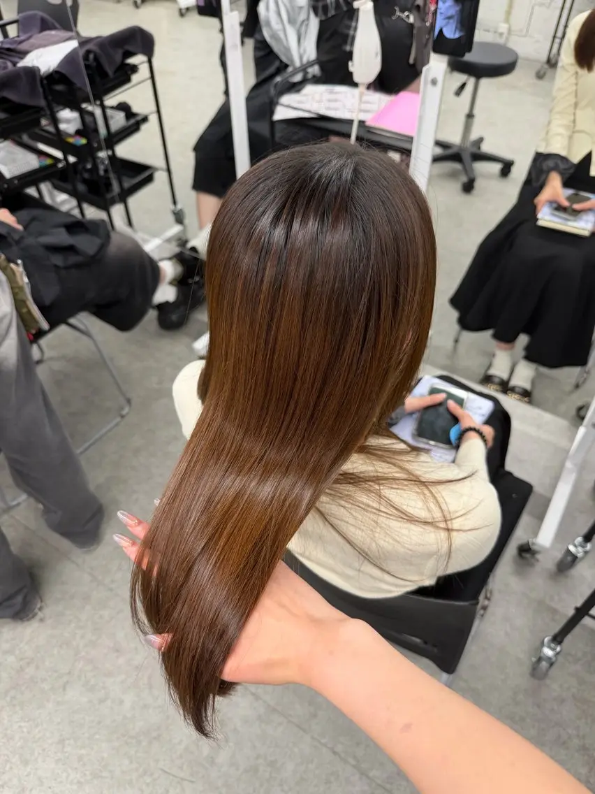 カラー 透明感カラー🫧 EMAのヘアスタイル