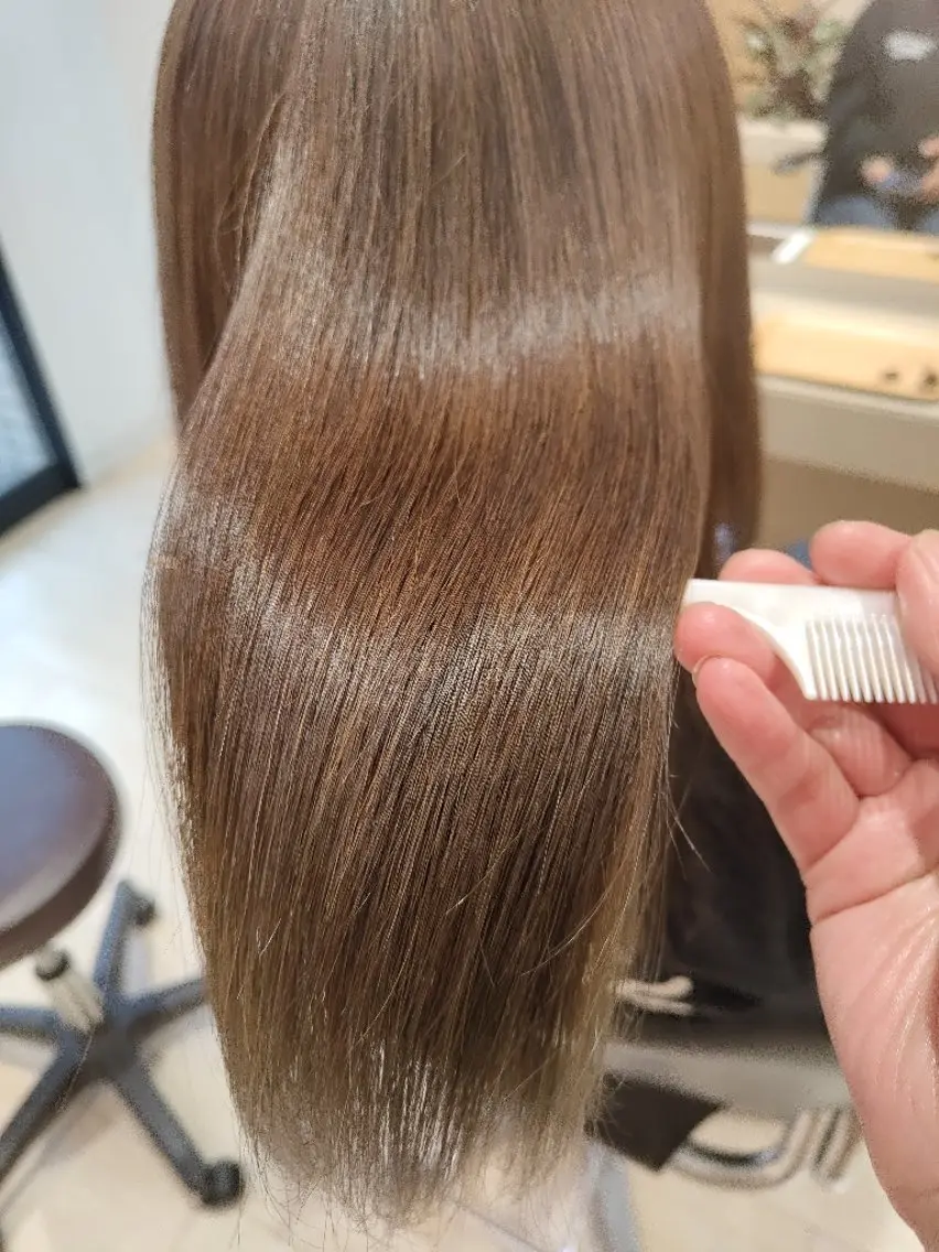 髪質改善ミネコラ&カットの写真