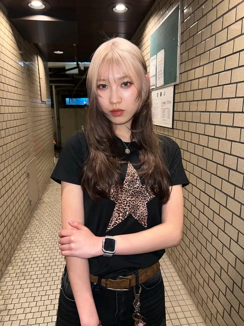 ケアブリーチ+カット＋3step高保湿トリートメントの写真
