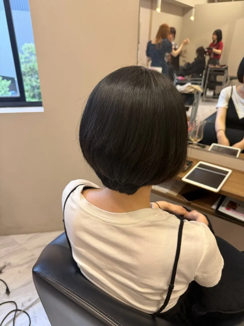 ショート カット ヘアカラー 骨格/顔型/診断/ 伏見/飯味 華菜のヘアスタイル