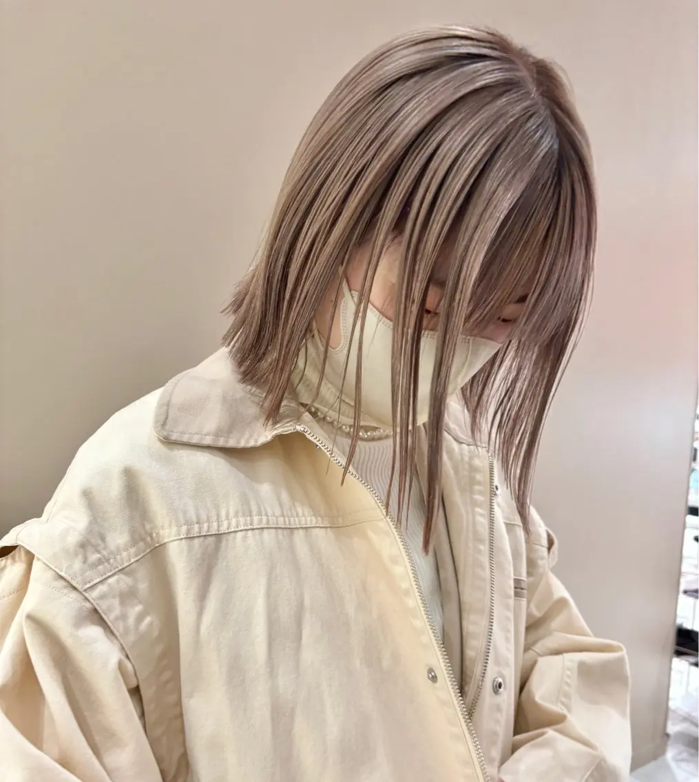 ミディアム カラー ブリーチ ブラウンカラー グレージュ ミルクティーグレージュ ボブ 🌿ショート🌿 パーマ🌿淳平のヘアスタイル