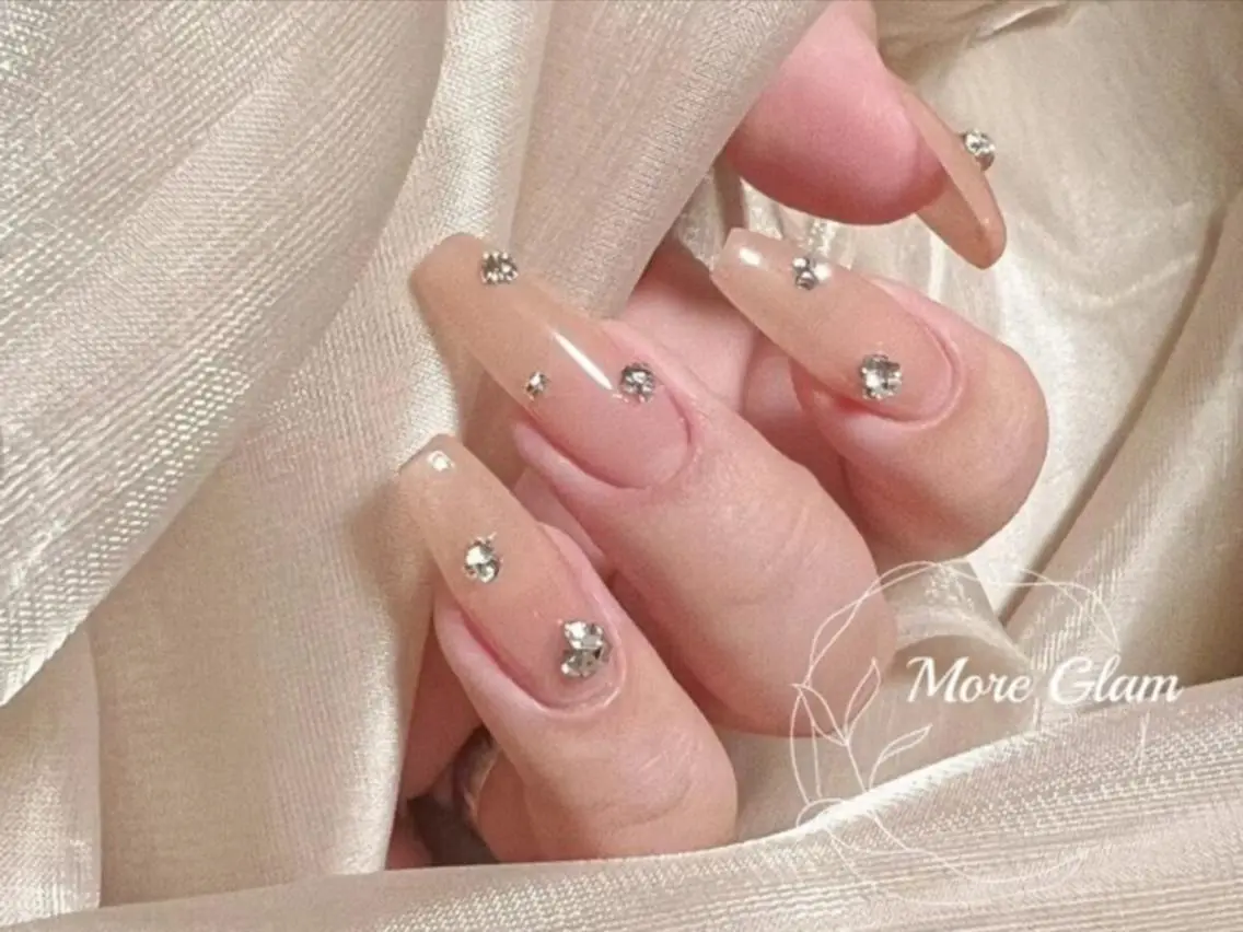 ワンカラー/ラメグラデーション+20個ストーン放題¥4990の写真