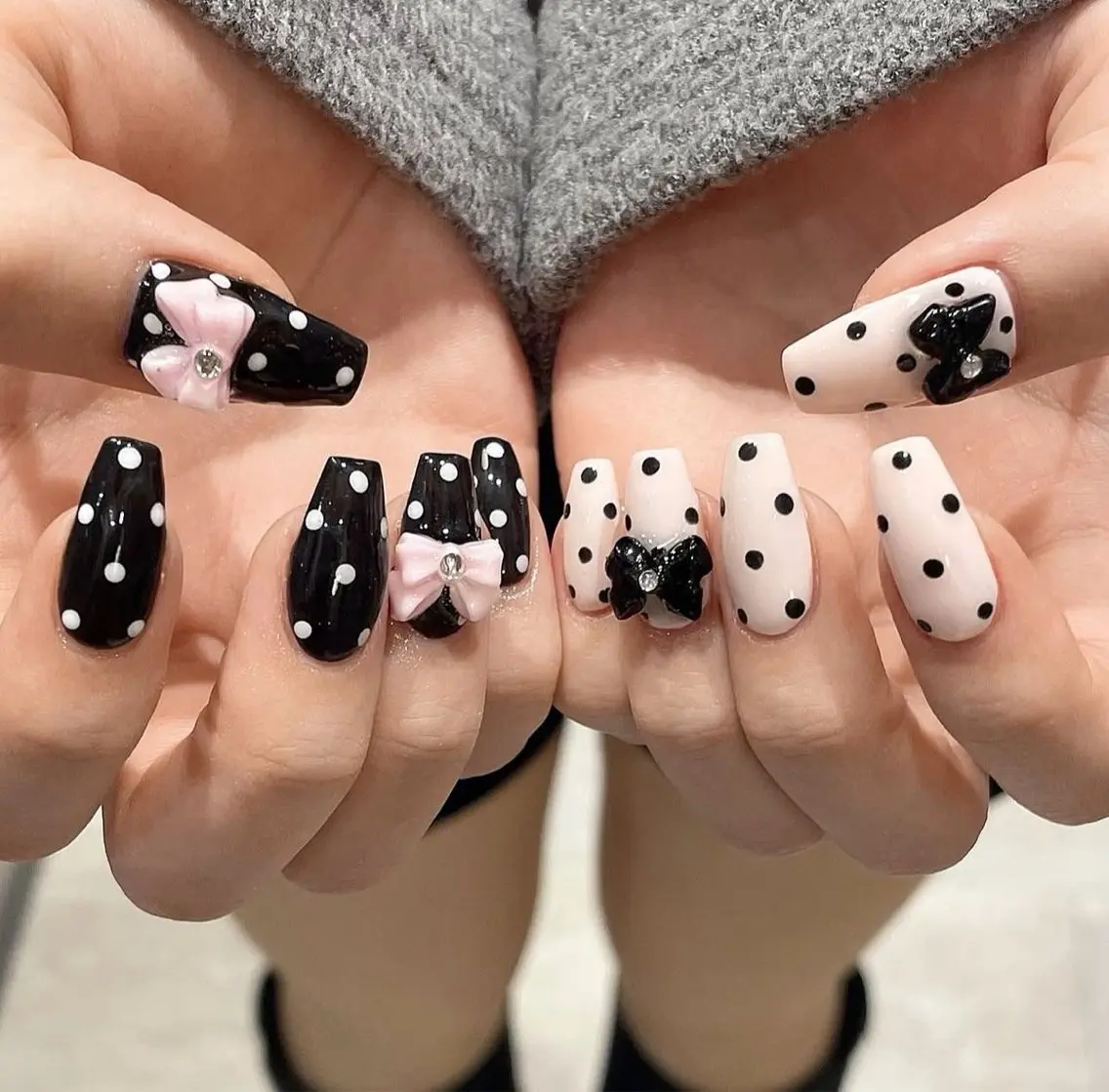 ネイル フレンチネイル ジェルネイル 韓国ネイル マグネットネイル 持ち込み ハンドネイル Royal nail_Mimiのネイルデザイン