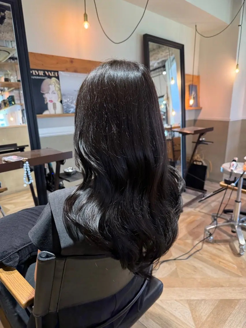セミロング 艶感/レイヤーカット 🌐Taketoのヘアスタイル