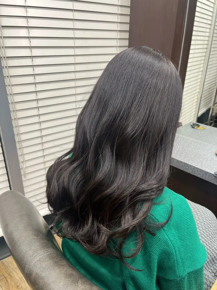 セミロング カラー ブラウンカラー 透明感カラー ダークブラウン mana /髪質改善 オリーブベージュ🌿のヘアスタイル