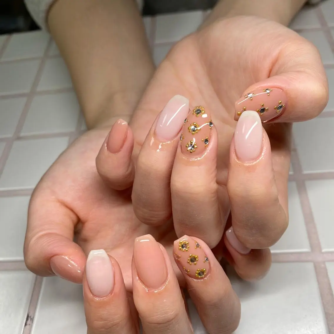 ネイル アートネイル オーロラネイル フレンチネイル 氷ネイル・うるうるネイル マグネットネイル ハンドネイル Nail by Licorneのネイルデザイン