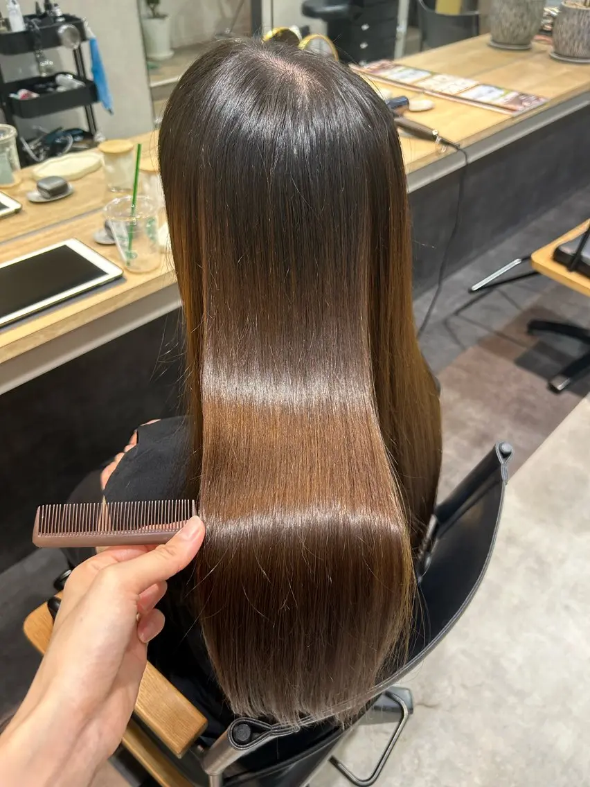 ロング パーマ 髪質改善 ストレートパーマ カット 縮毛矯正 トリートメント hubhair レイヤー/透明感のヘアスタイル