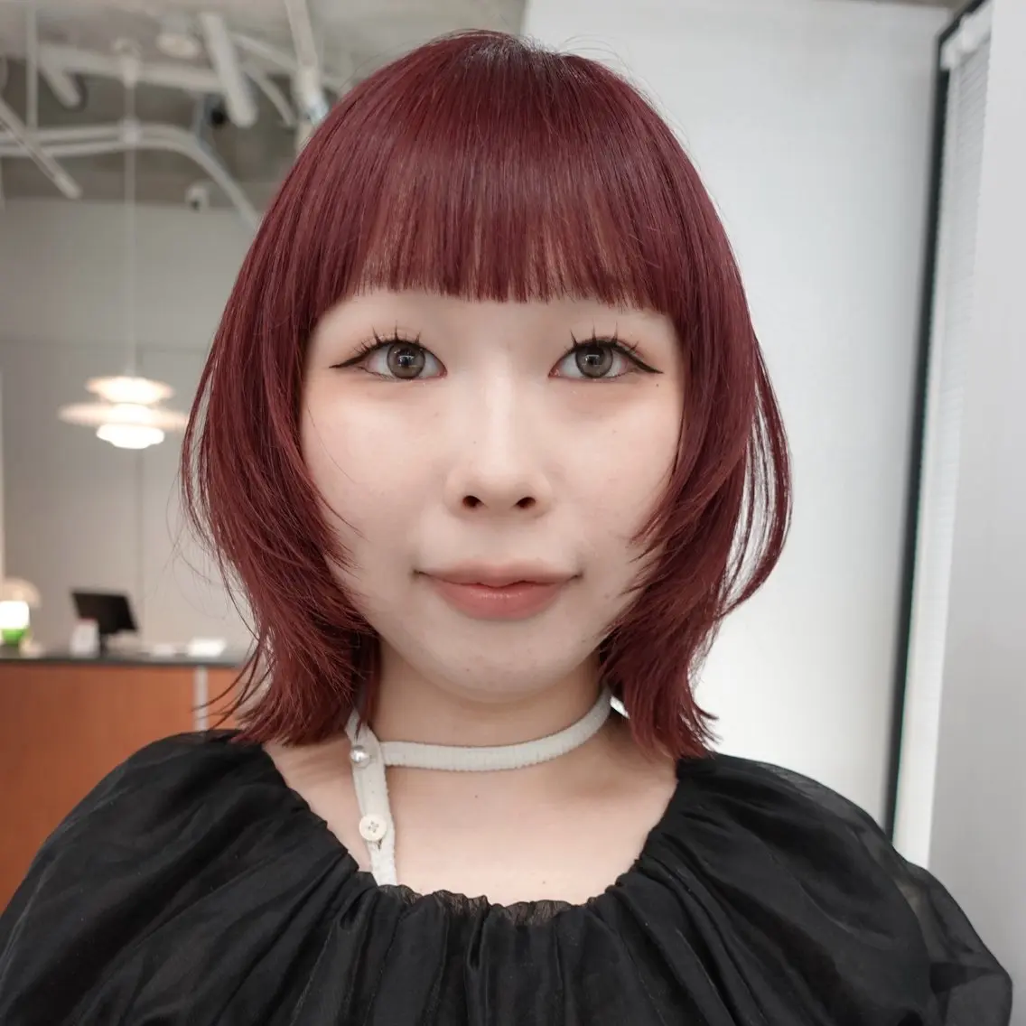 ミディアム カラー ヘアアレンジ カシス ピンクカラー レイヤーカット ヘアカラー 🌐サトウ リョウ🌐のその他イメージ