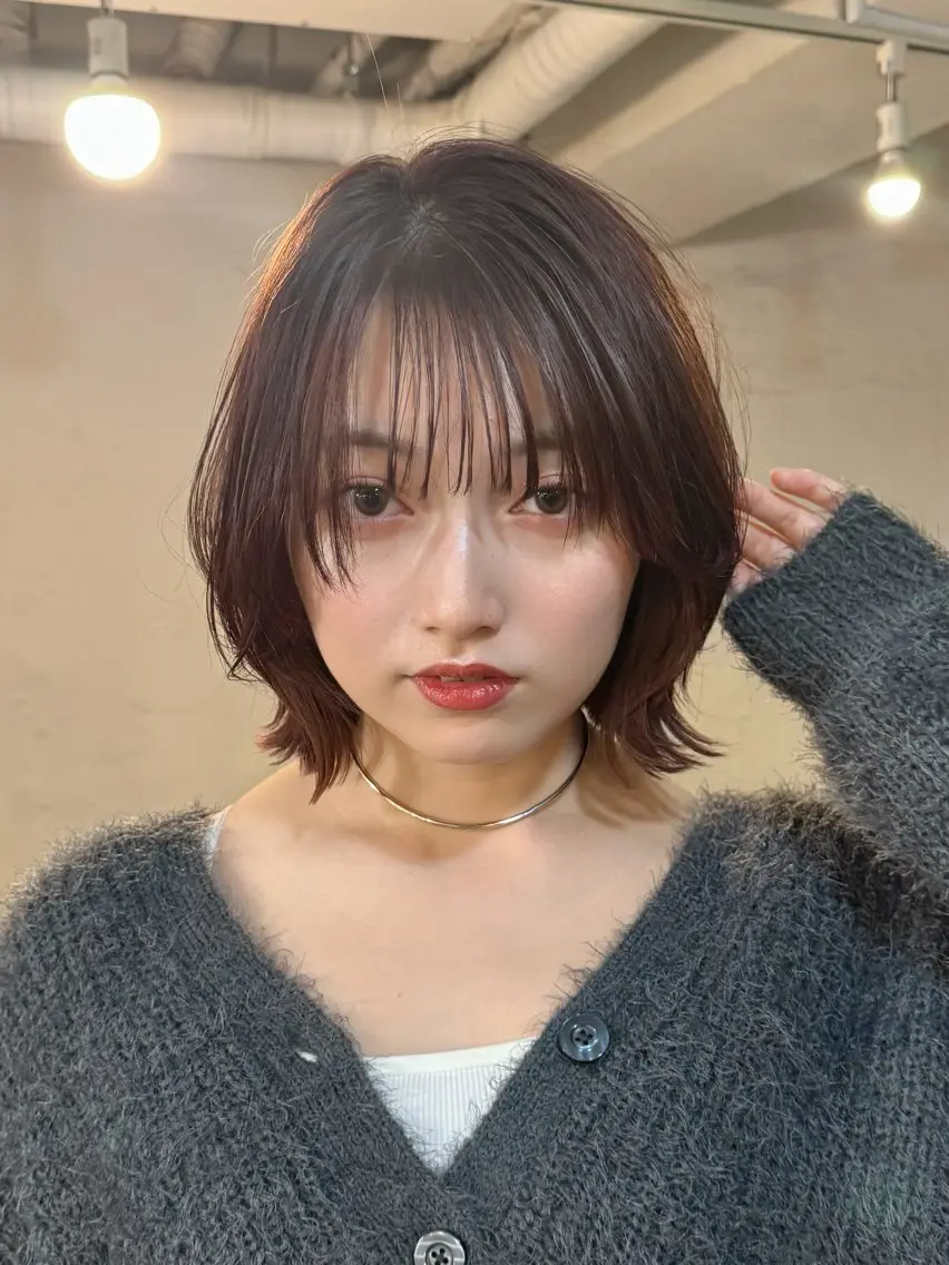 ミディアム カット ヘアカラー 顔まわりレイヤー 透明感カラー🩵🩵のヘアスタイル