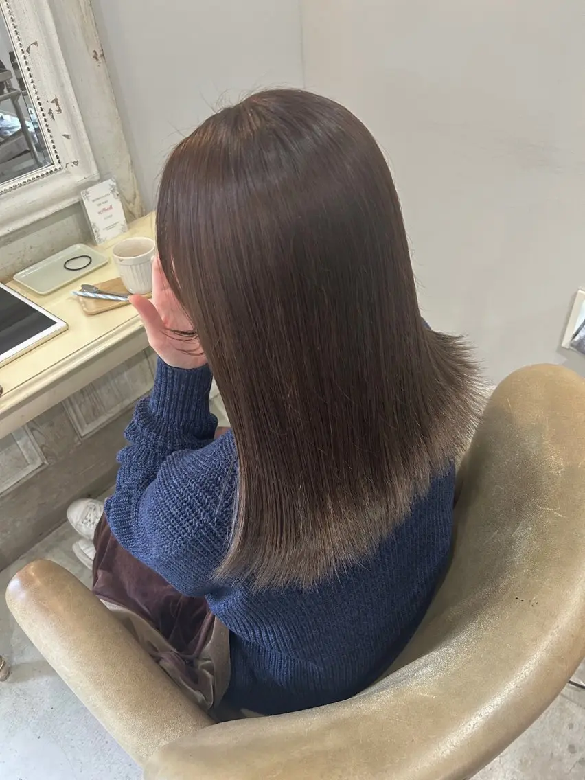 セミロング ayumi ／透明感カラーのヘアスタイル