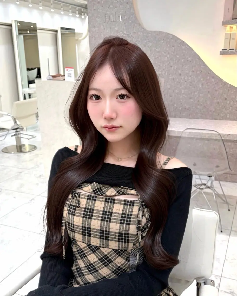 ロング カラー ベージュカラー ブリーチ ブラウンカラー ケアカラー カシス ヘアカラー 𝑲𝑨𝑶𝑹𝑼 純欲ワンホンヘアのヘアスタイル