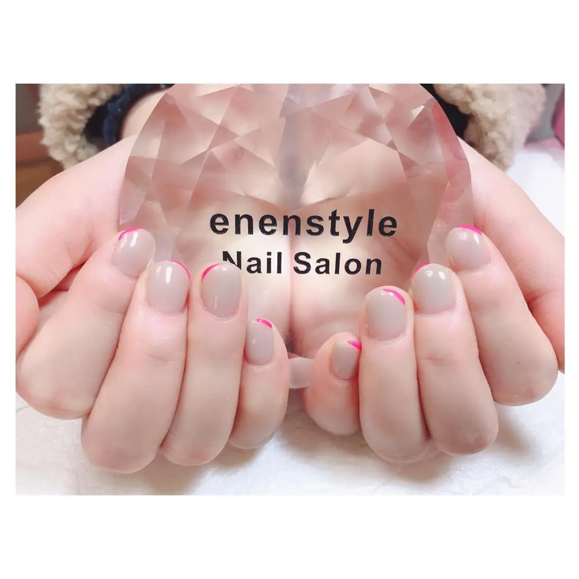 ショート ネイル ジェルネイル ニュアンスネイル オフィスネイル ワンカラーネイル シンプルネイル ハンドネイル 🐾enen style 🐾のネイルデザイン