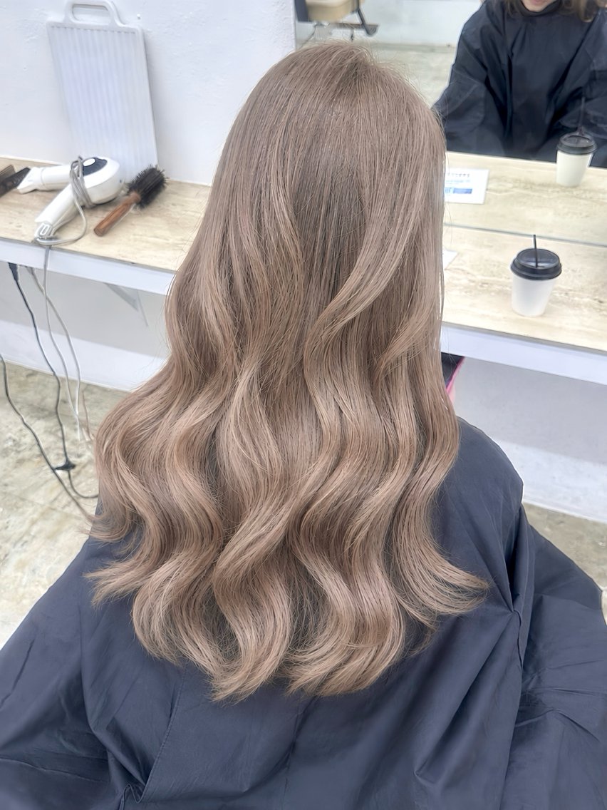 ロング カラー ヘアカラー トリートメント ミルクティー/透明感 🧚🏻HARUKAのヘアスタイル