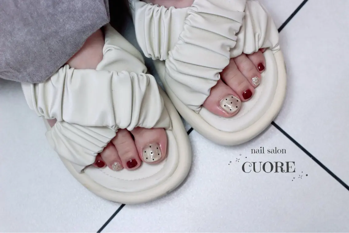 ネイル ドット フットネイル マグネットネイル フットネイル nail salon CUOREのネイルデザイン