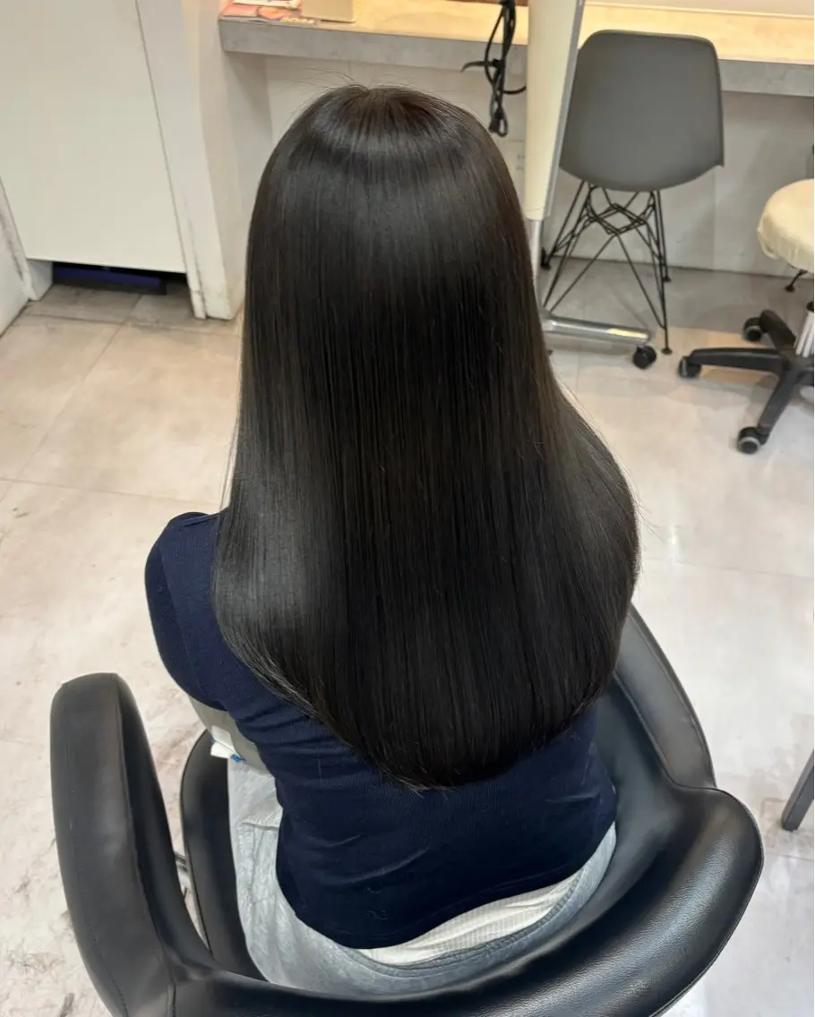 セミロング カラー 透明感カラー ヘアカラー レイヤーカット/ 暗髪カラー🧸ナシコのヘアスタイル