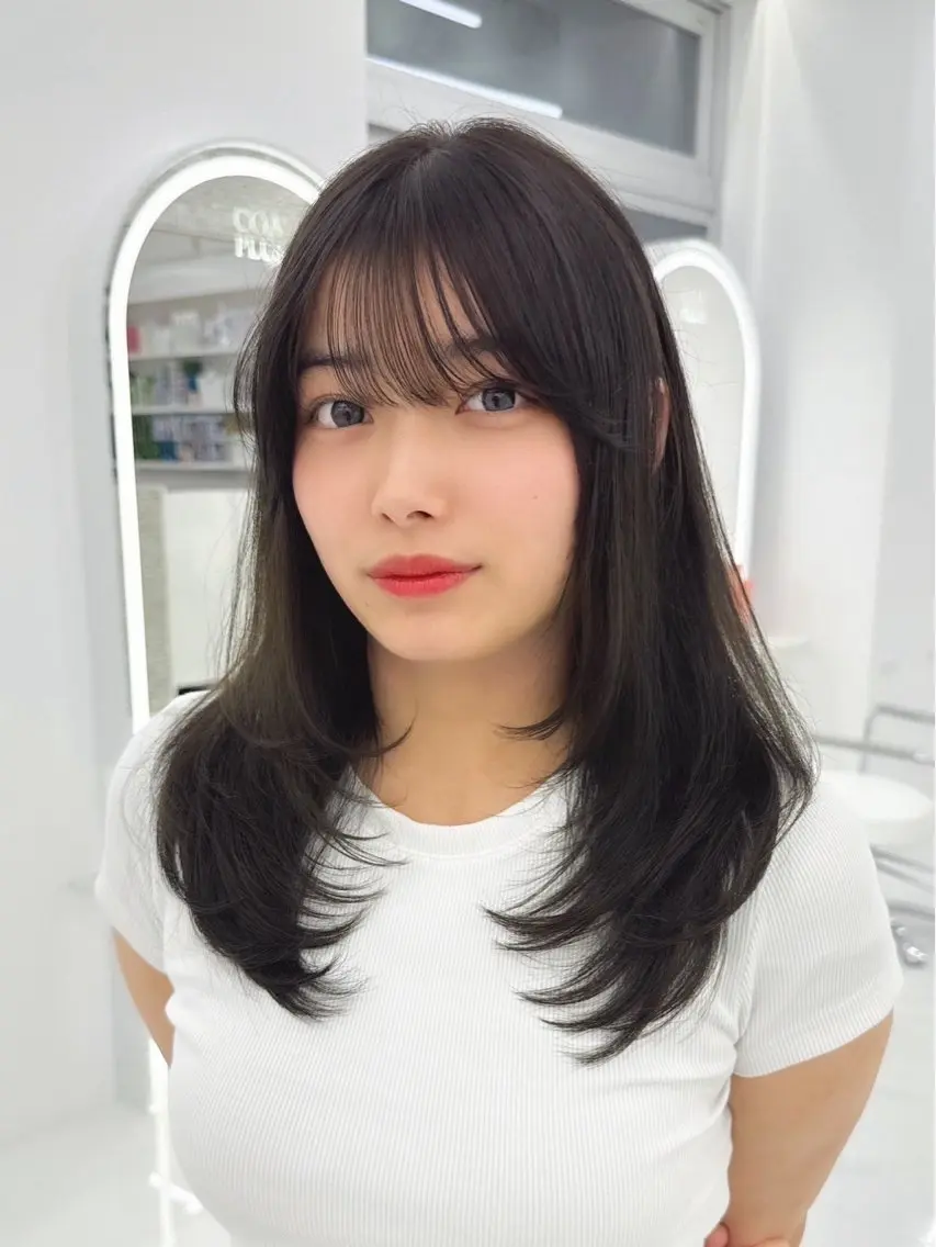 セミロング カラー 透明感カラー オリーブカラー レイヤーカット トリートメント カット ヘアカラー トリートメント 韓国/レイヤー/ 前髪/Asamiのヘアスタイル