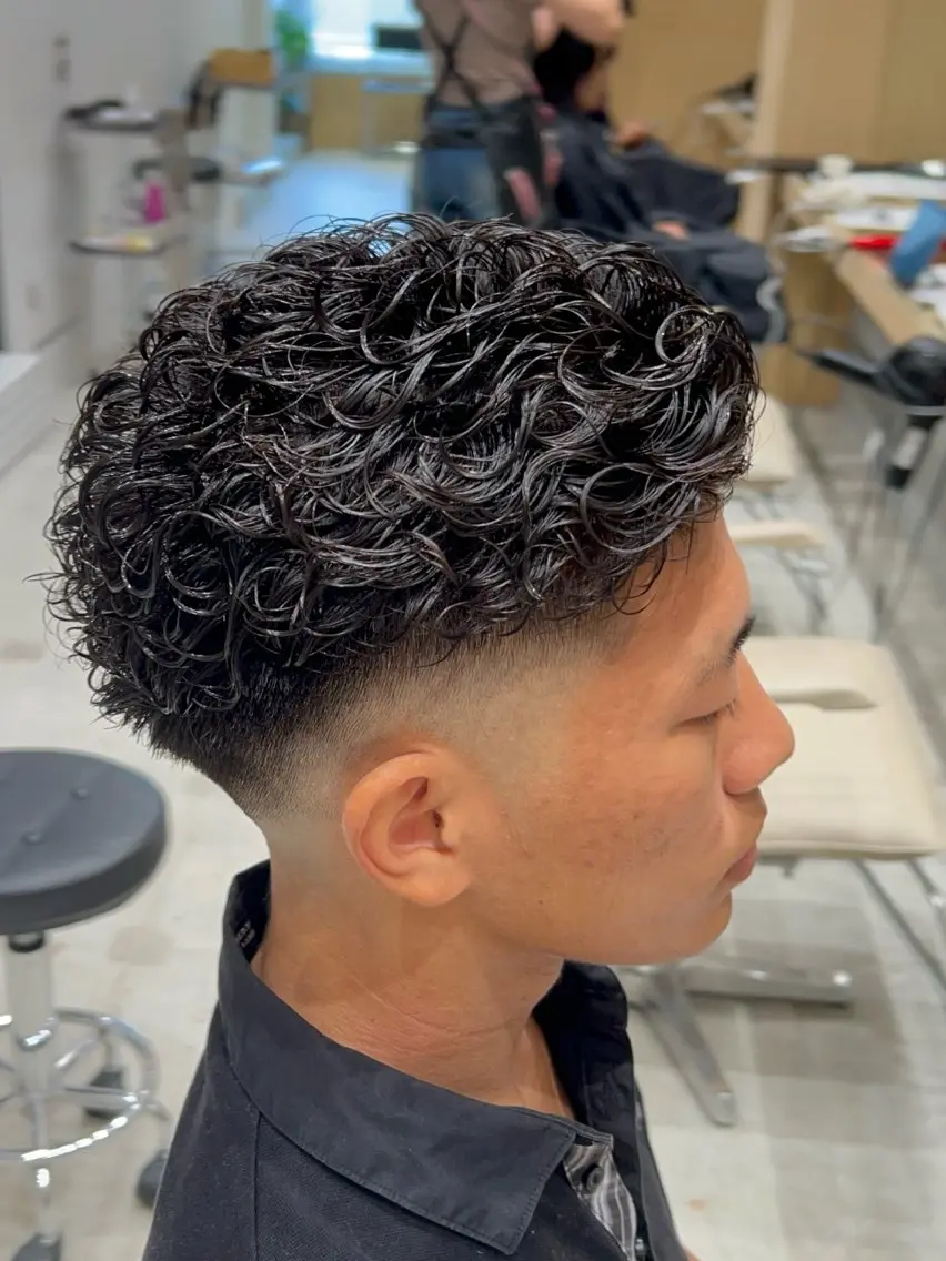 パーマ メンズ フェードカット メンズパーマ カット パーマ 🐲ツイスパ🐲 フェード/龍のヘアスタイル
