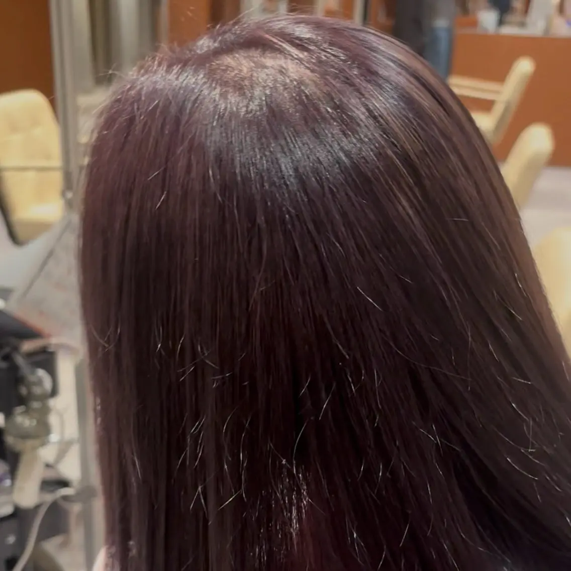 カラー ミツエダ チヒロのヘアスタイル