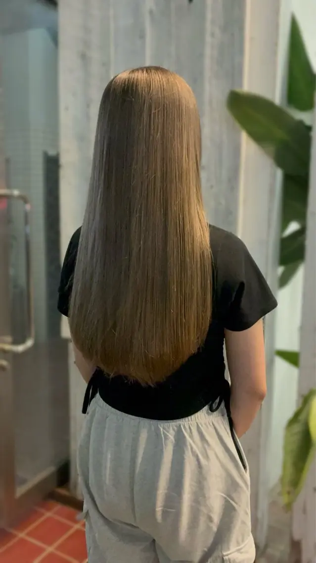 ロング カラー ベージュカラー ブリーチ グレージュ 梅原 姫🍬🐰のヘアスタイル