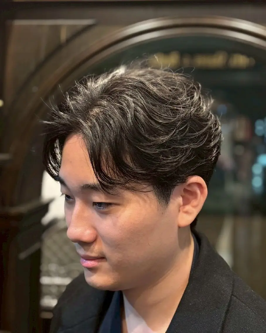 ミディアム 髙司 哲伸のヘアスタイル