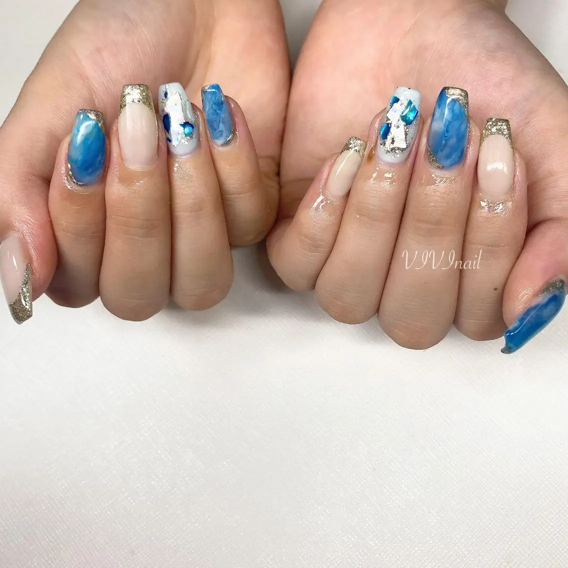 ネイル フレンチネイル キラキラネイル ニュアンスネイル ハンドネイル vivi nailのネイルデザイン