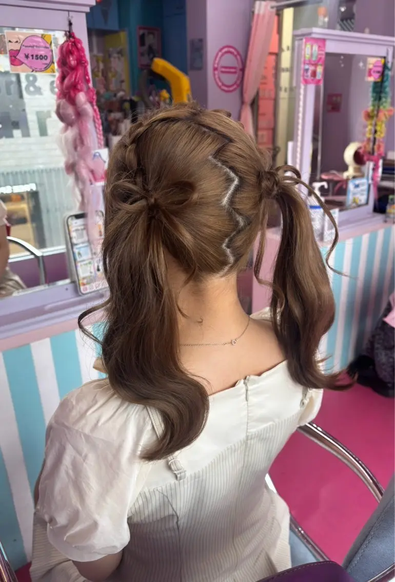 セミロング ヘアアレンジ ヘアセット TOY🐈‍⬛🎀 派手髪/地雷系のヘアスタイル