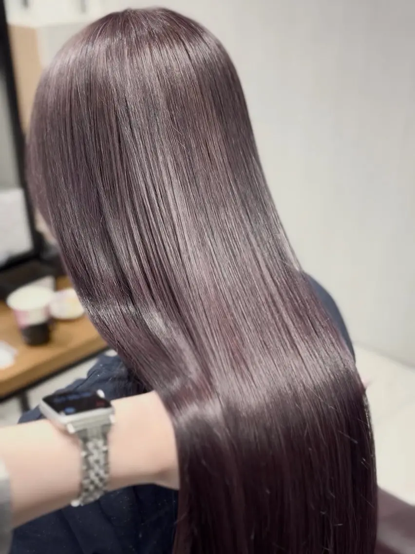 ミディアム カラー ブリーチ カシス ブリーチなしカラー レッドカラー 髪質改善 ヘアカラー shizuna/平尾 /カラー/髪質改善のヘアスタイル