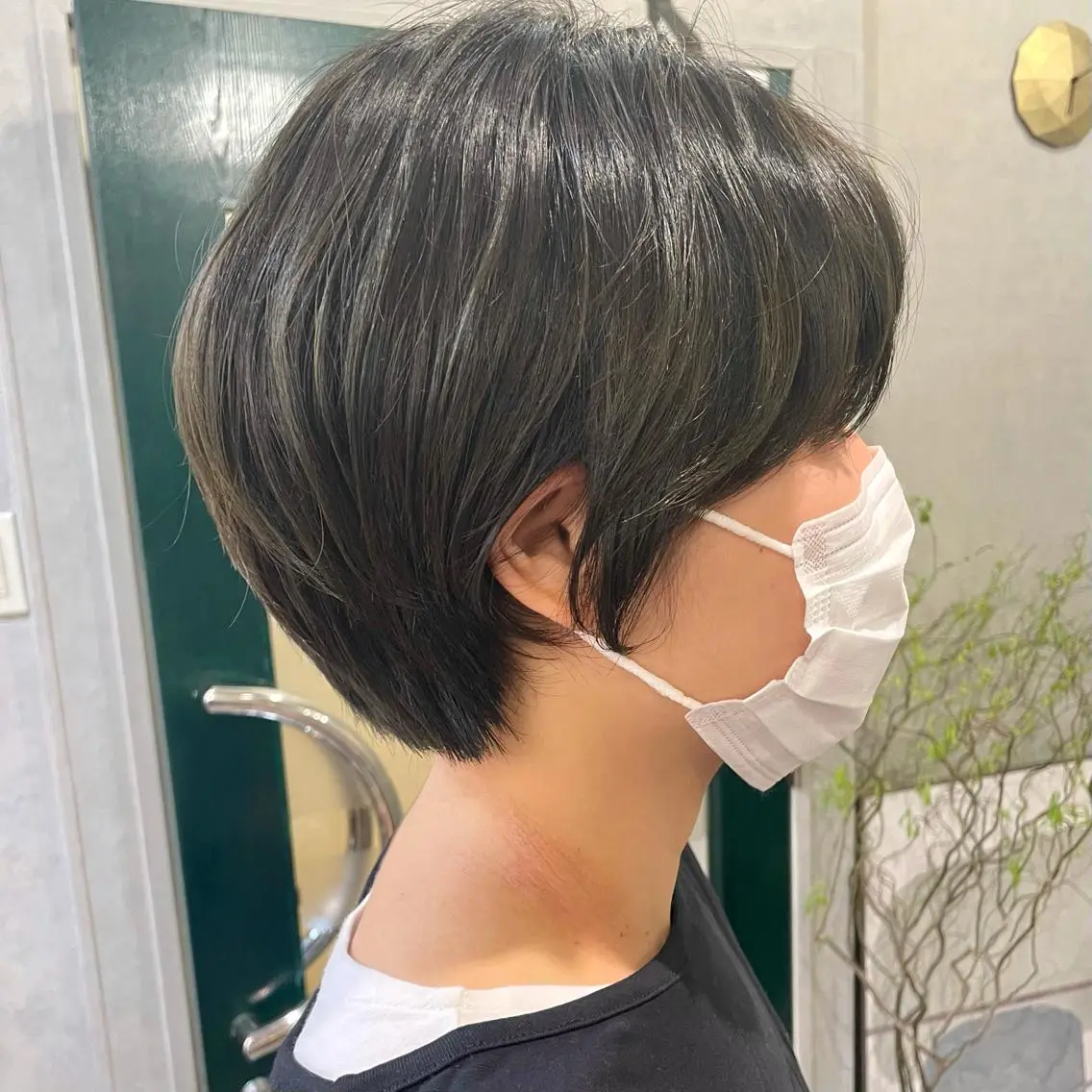 ショート カラー ベージュカラー オリーブベージュ ショートヘア カット ヘアカラー はるか 💐 お悩み改善美容師のヘアスタイル