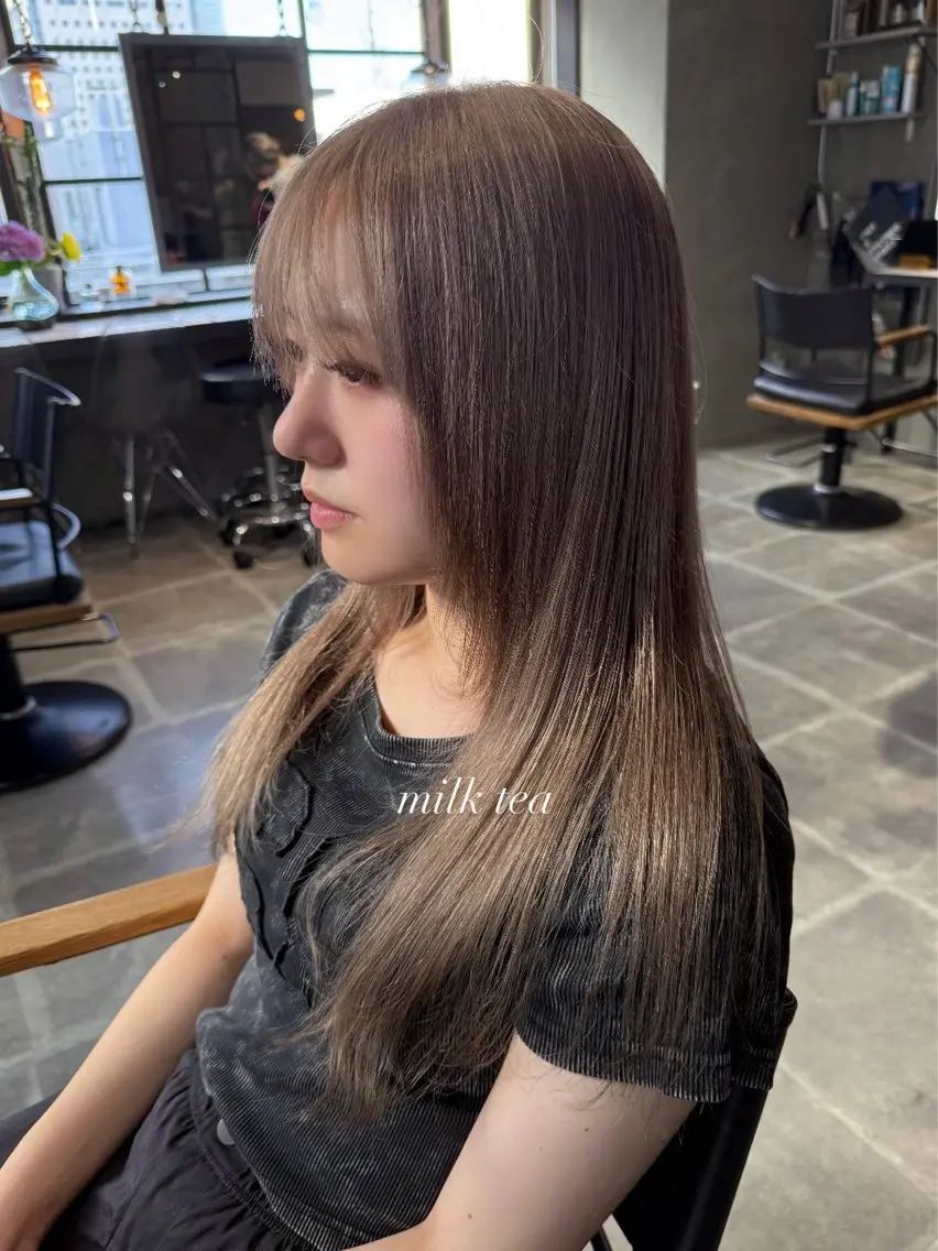 ロング カラー 透明感カラー カット ヘアカラー トリートメント 佐伯 桃のヘアスタイル